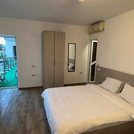 Guest house Glow De Inchiriat 3*