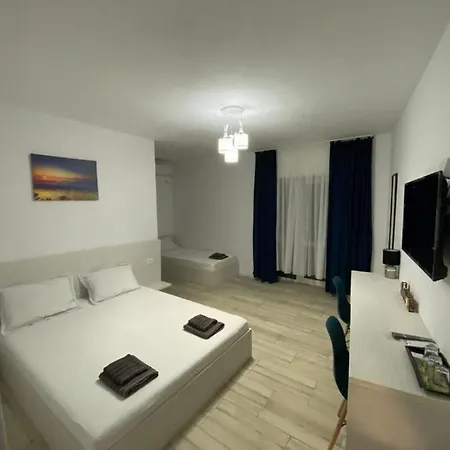 Guest house Glow De Inchiriat 3*