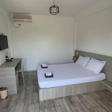 Guest house Glow De Inchiriat 3*