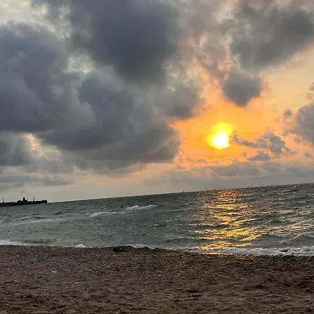 בית הארחה Glow De Inchiriat