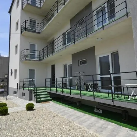 Glow De Inchiriat 3*